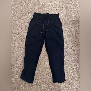Lululemon Cropped Dance Stdio Jogger size 6 navy